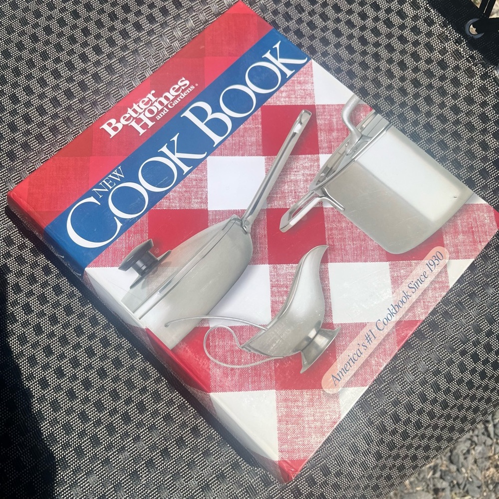 Better Homes and Gardens Red and White Cook Book